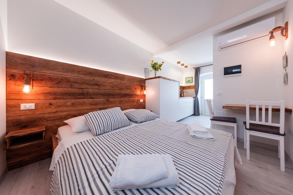 Apartments Sole Komiža Eksteriør bilde
