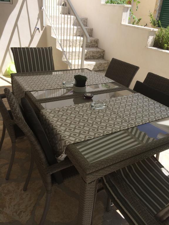 Apartments Sole Komiža Eksteriør bilde